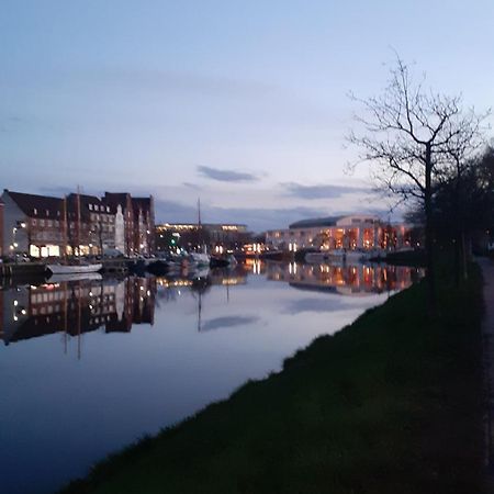 Likedeeler Am Stadthafen Lübeck Buitenkant foto
